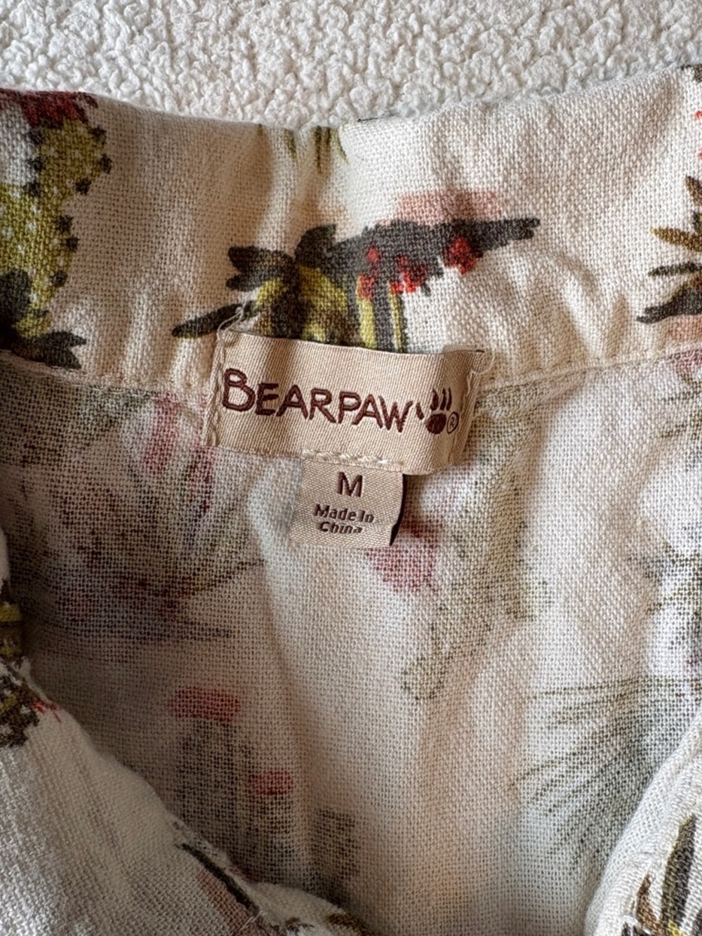 Bearpaw Short-Sleeve Button-Up Shirt -  Cactus Print. Boys Medium - Picture 3 of 3